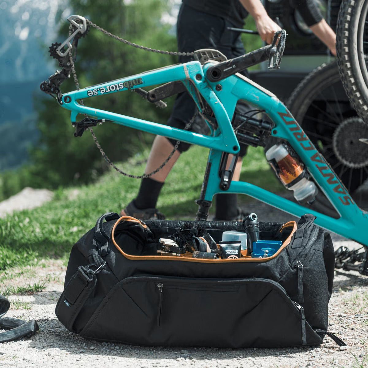 Cestovní taška THULE ROUNDTRIP 55 L černá