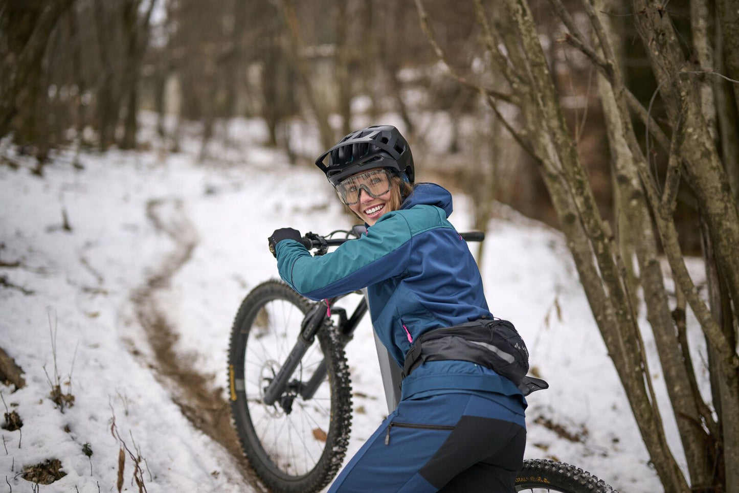VAUDE UPHILL HIP PACK 2 L Banánová taška černá