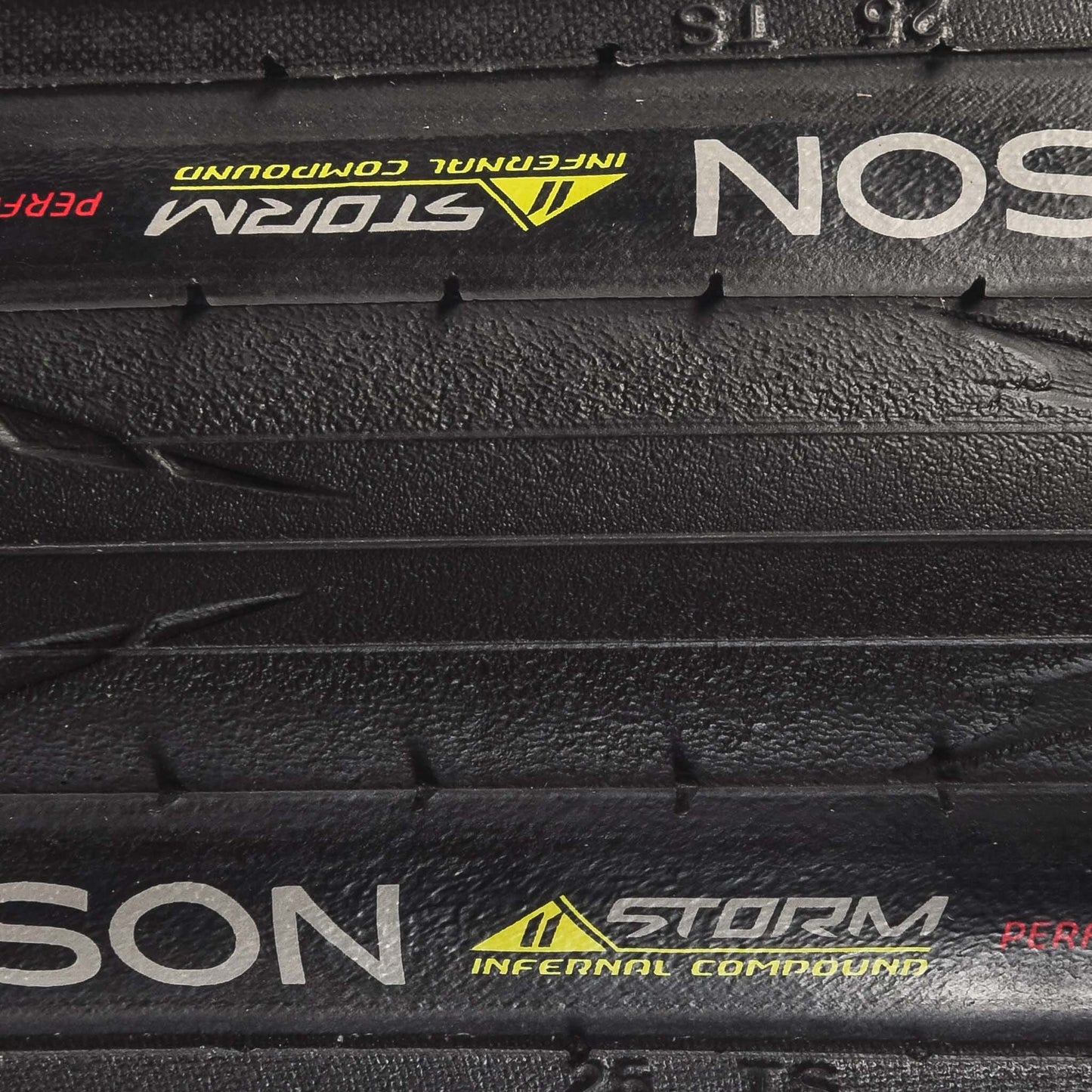 HUTCHINSON FUSION 5 PERFORMANCE 700x25c TubeType Black pneumatika
