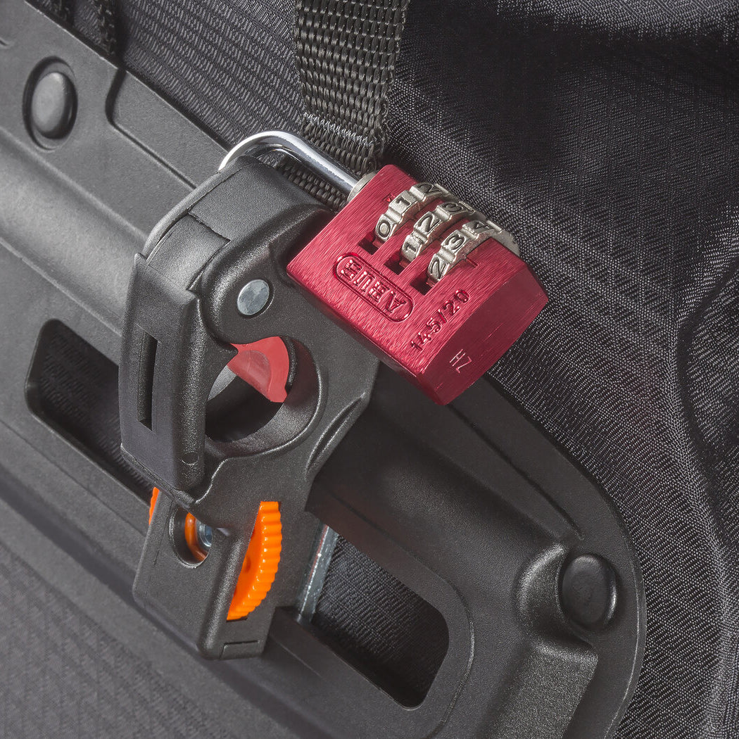 Pár zavazadel VAUDE AQUA BACK LIGHT 38 L Black