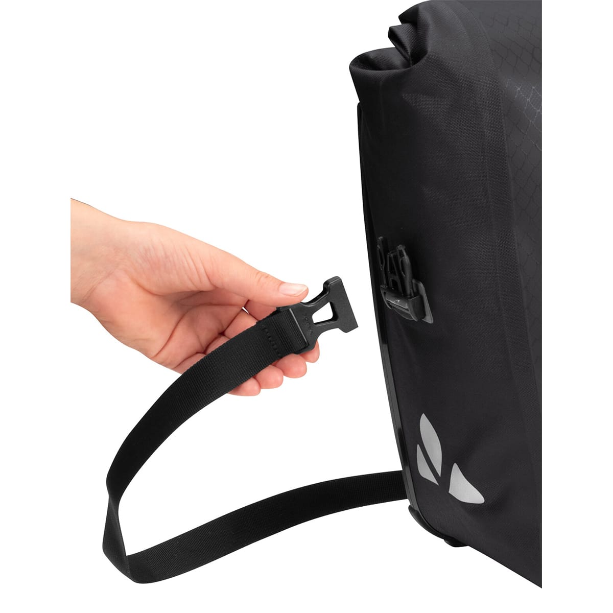 Pár zavazadel VAUDE AQUA FRONT 28 L Black