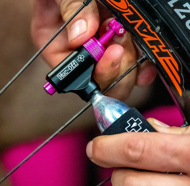 Odpalovací kolík MUC-OFF MTB CO2 + 25g kazety CO2 se závitem (x2)