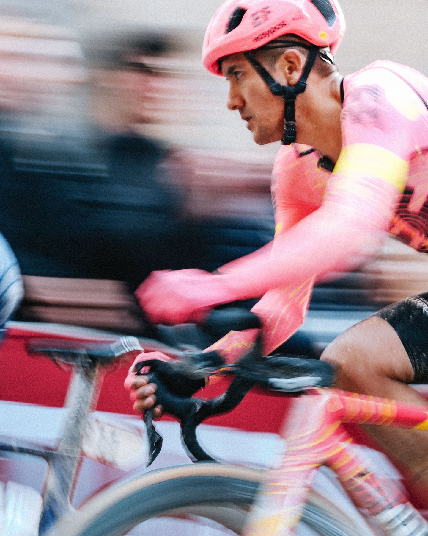 POC VENTRAL AIR MIPS EF Race team LIMITED Silniční přilba Pink 2024