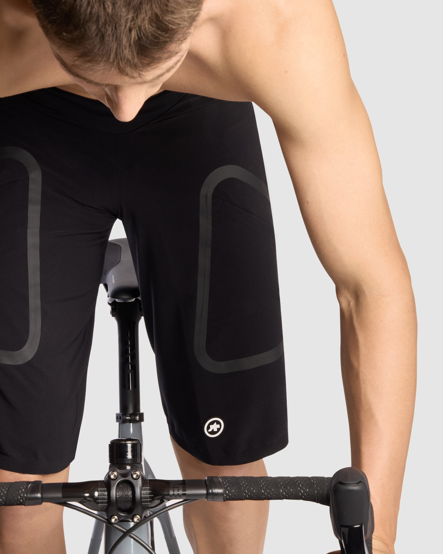 ASSOS TACTICA CARGO šortky T3 Black