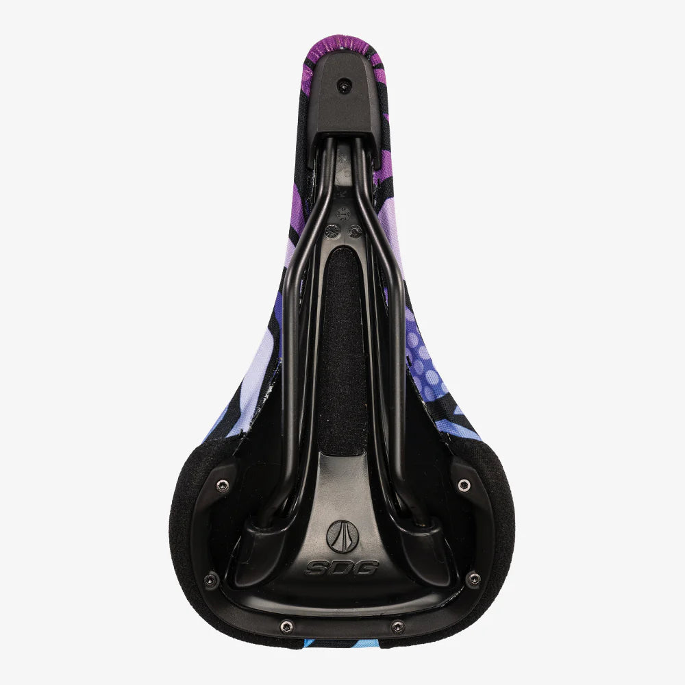 Sedlo SDG Bell V3 TERRA FIRMA Rails Lux Alloy Camo Violet