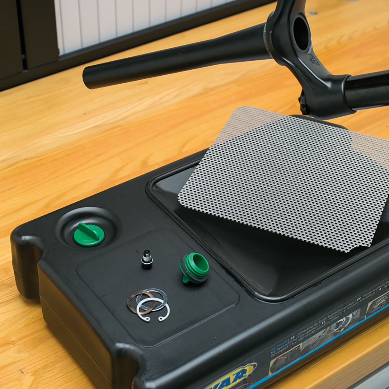 Rozdělovač hydraulické kapaliny VAR NL-79300