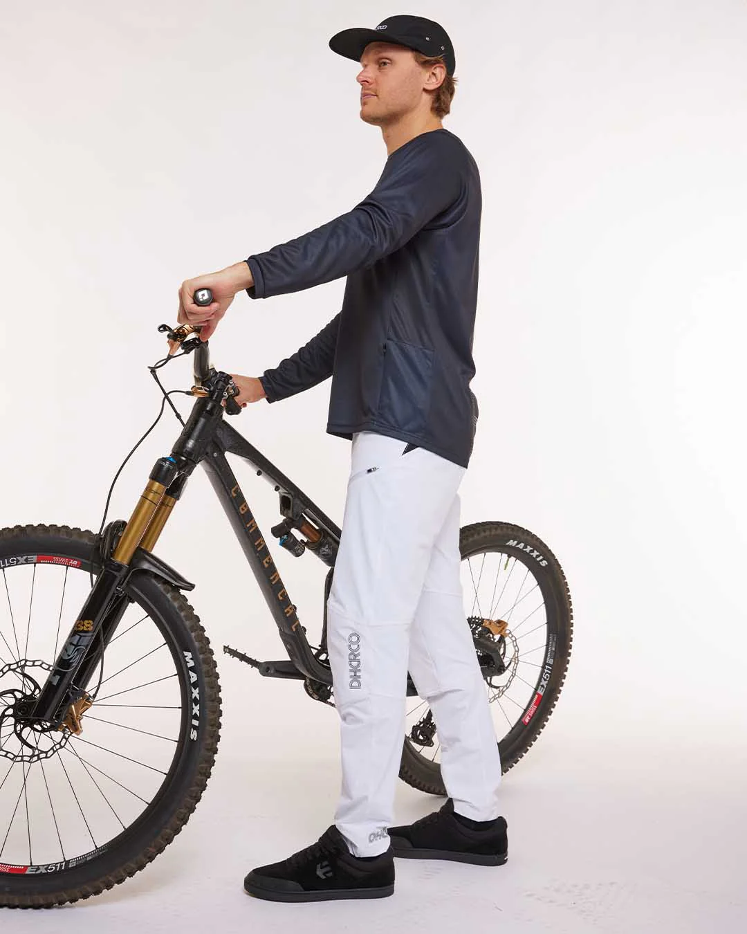 DHARCO GRAVITY Kalhoty White