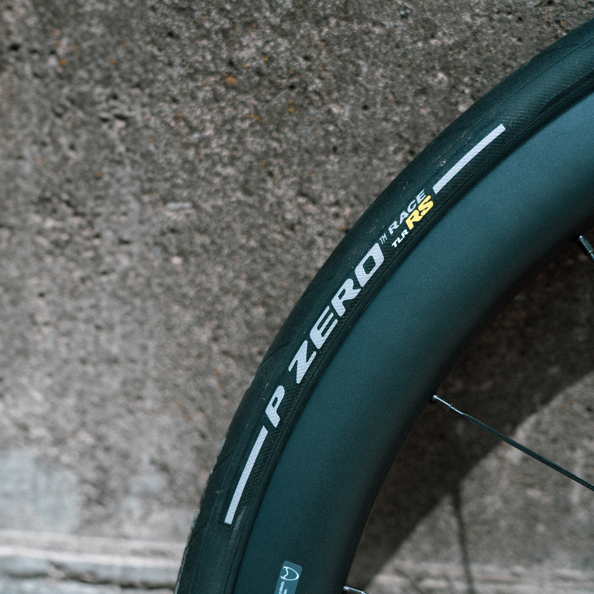 PIRELLI P ZERO RACE TLR RS 700x28c tire Tubeless Ready Black