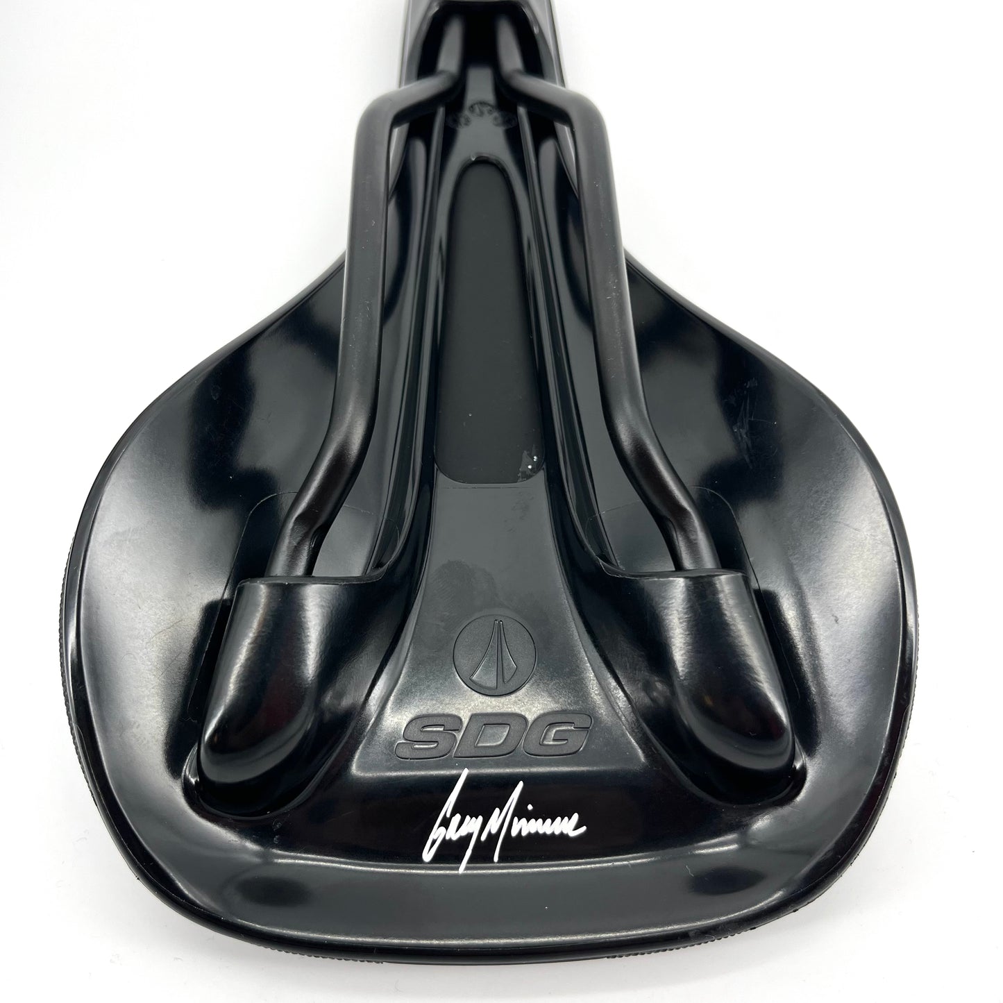 Sedlo CAST WIN MILL Greg Minnaar Signature Rails Lux Alloy