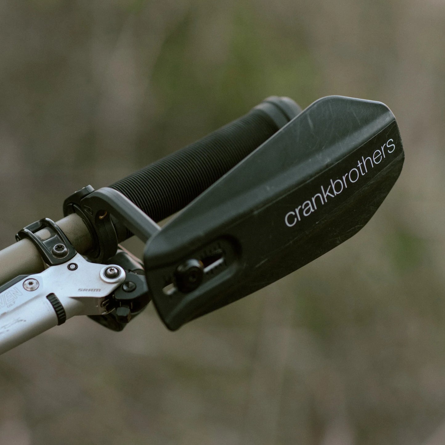 CRANKBROTHERS GUARDIAN Integrated hand protectors