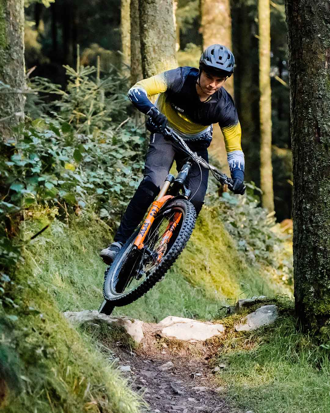 DHARCO RACE ACID RAIN Dres s dlouhým rukávem černý/žlutý