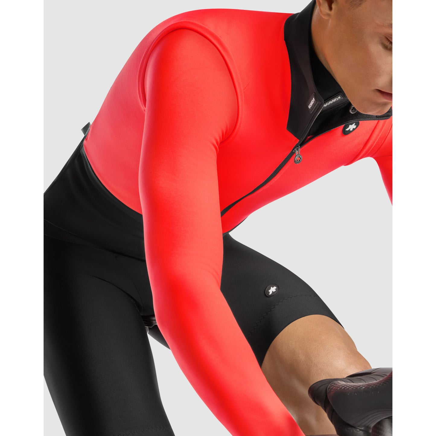 ASSOS EQUIPE R S11 LollyRed Sleeveless Jacket