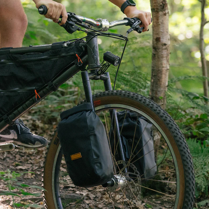 Brašna na vidlice RESTRAP SWITCH PANNIER 5 L černá
