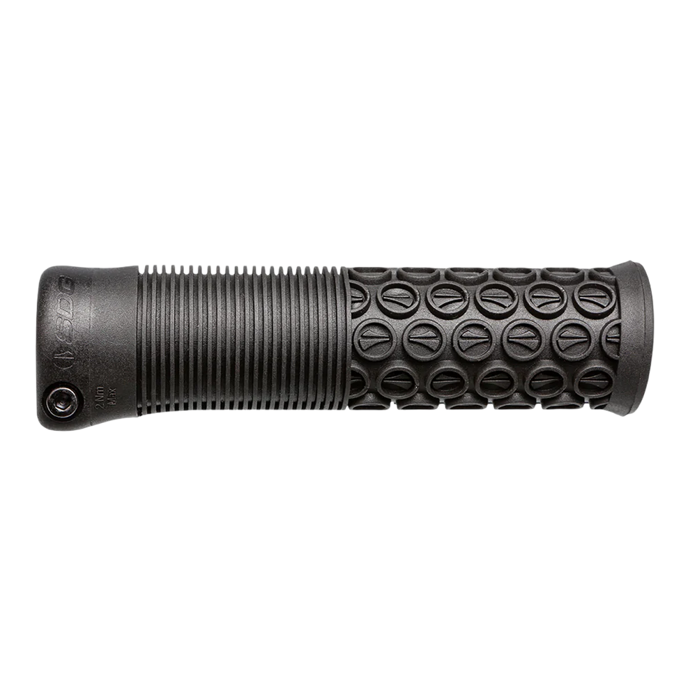 Gripy SDG THRICE 136 mm černé