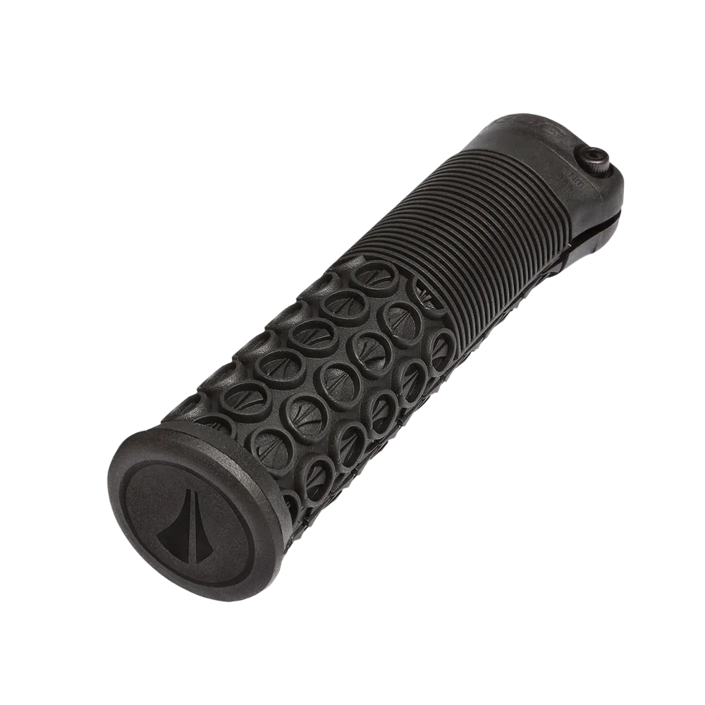 Gripy SDG THRICE 136 mm černé