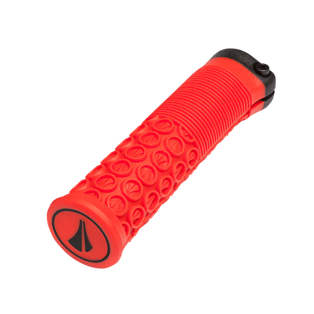 Gripy SDG THRICE 136 mm Červená