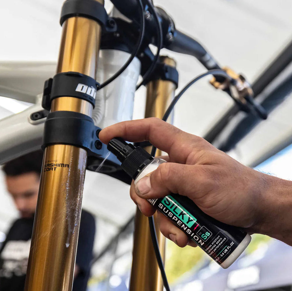 Čistič/mazivo na suspenze MUC-OFF SILKY SUSPENSION SERUM (100 ml)