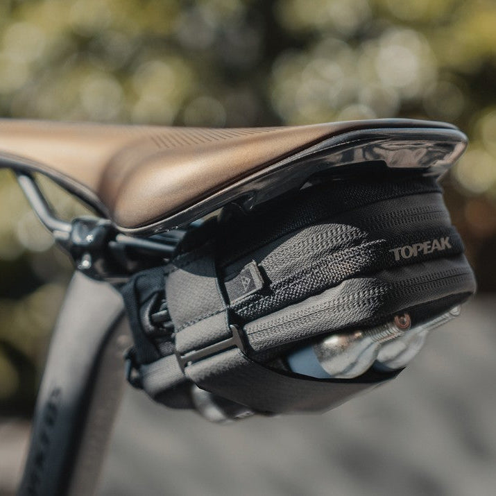 TOPEAK ELEMENTA GEARBAG Sedlová brašna s nářadím černá