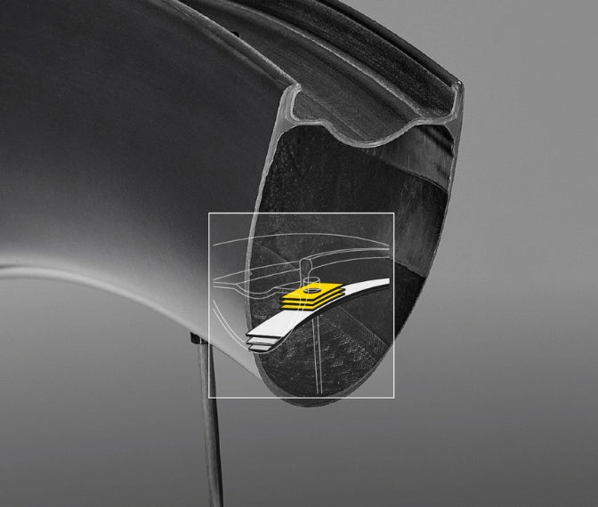 Zapletená kola MAVIC COSMIC SLR 45 Tubeless Ready (Center Lock) Černá 2026
