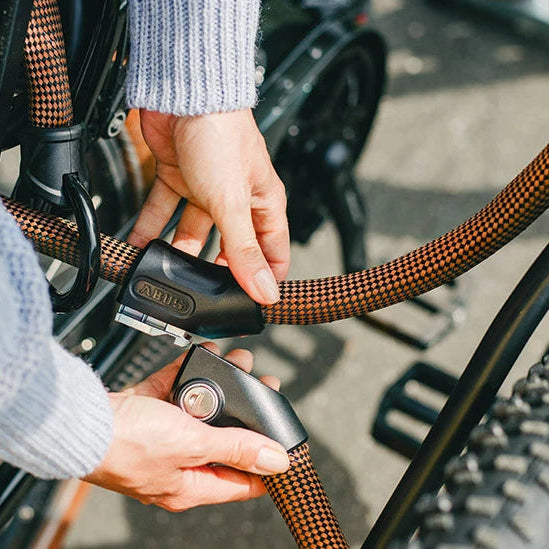 ABUS INFINITY LOOP 1806 Černý řetězový zámek