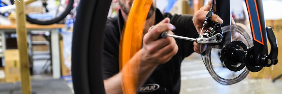 Jak se používají kotouče nebo destičky pro horská kola?