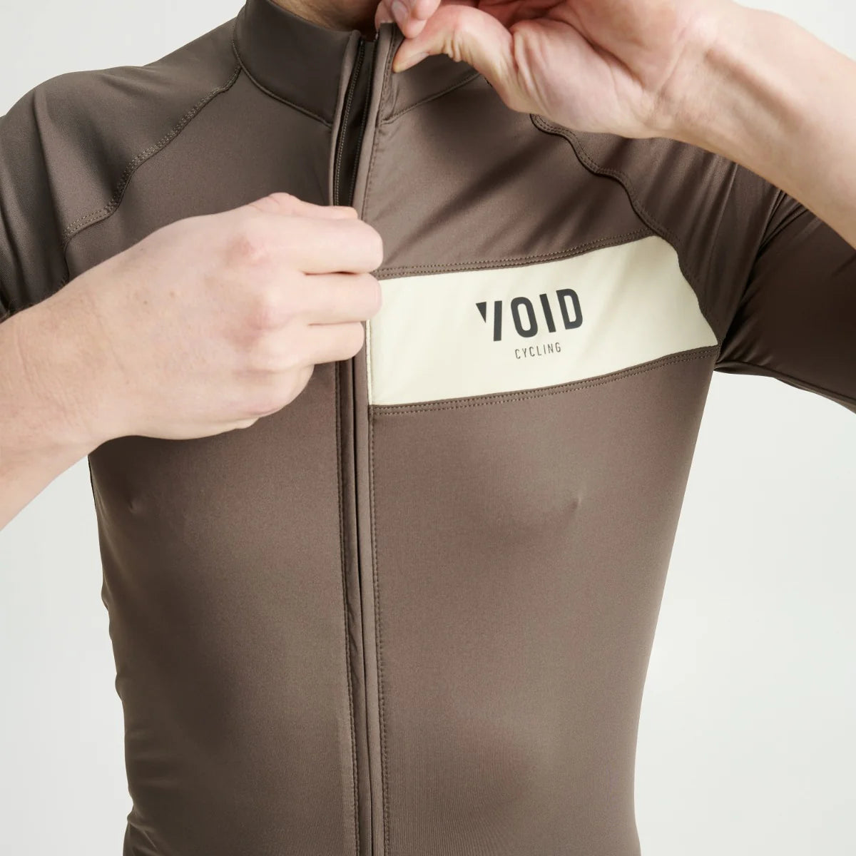 VOID CORE Dres s krátkým rukávem Khaki