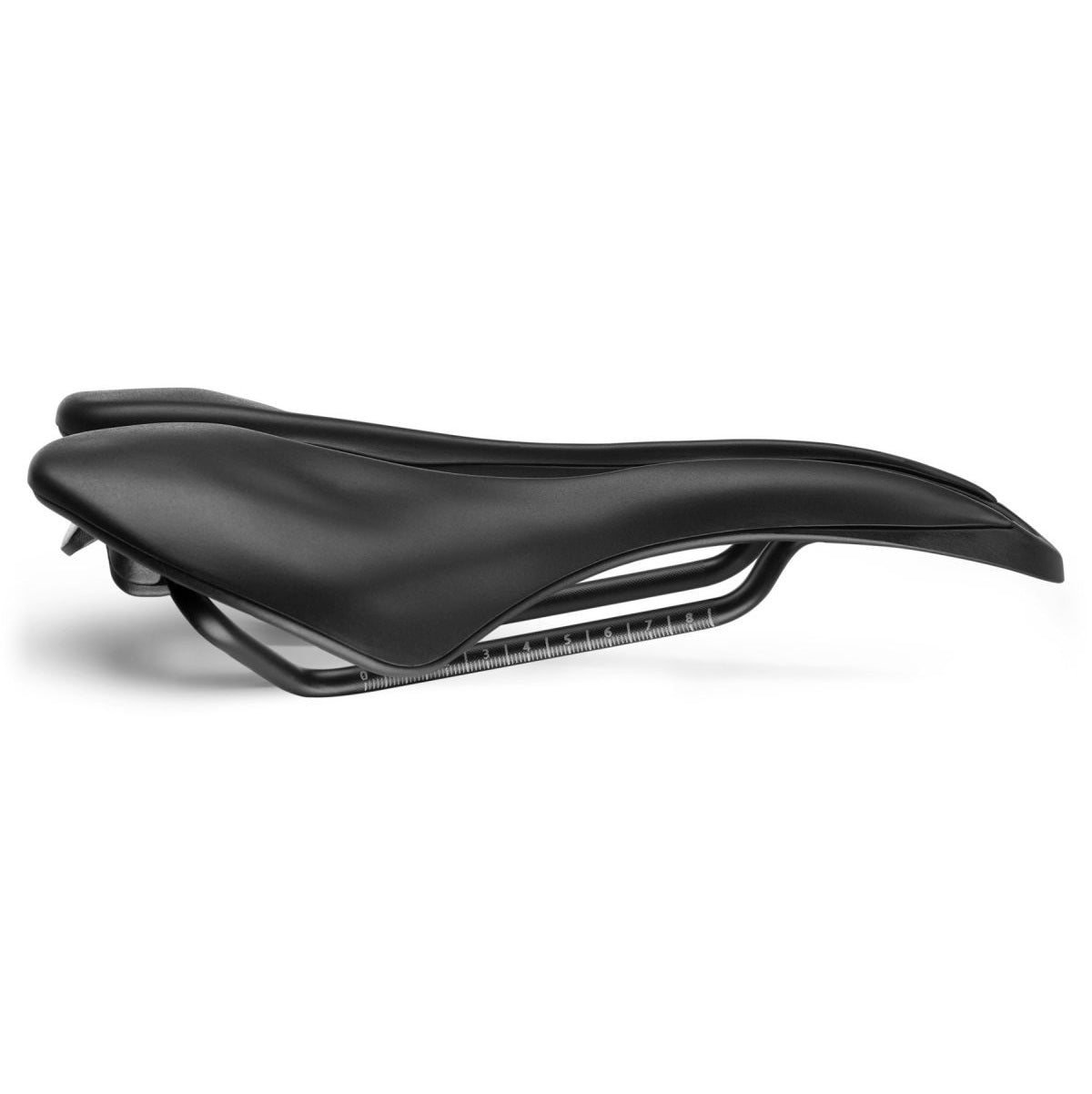 SMP EVO30C Sedlo 150 mm široké černé kolejnice z nerezové oceli