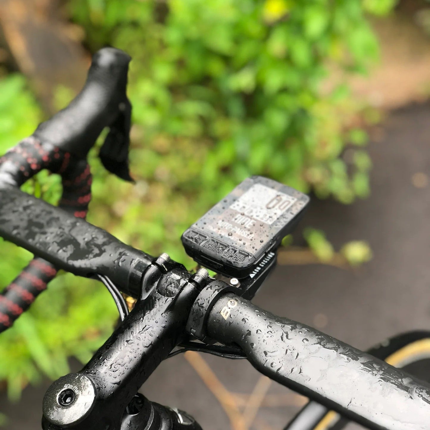 WAHOO KOM CYCLING Držák GPS na řídítka černý