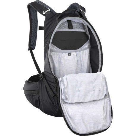 Batoh s hřbetní částí EVOC TRAIL PRO BLACKLINE 16 L Black
