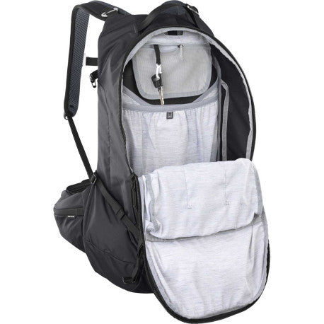Batoh s hřbetní částí EVOC TRAIL PRO BLACKLINE 26 L Black