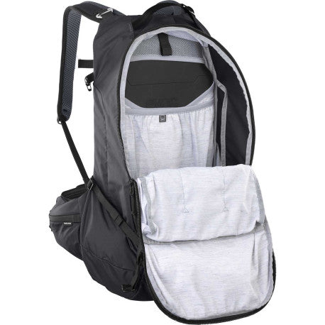 Batoh s hřbetní částí EVOC TRAIL PRO BLACKLINE 26 L Black