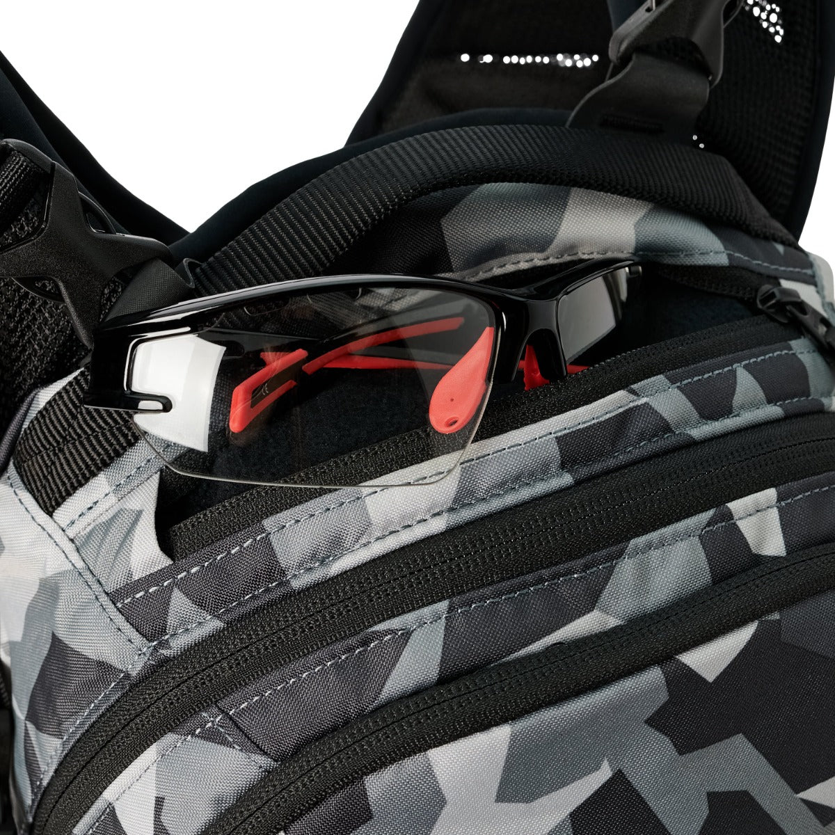 Batoh USWE SHRED 25 L Camo