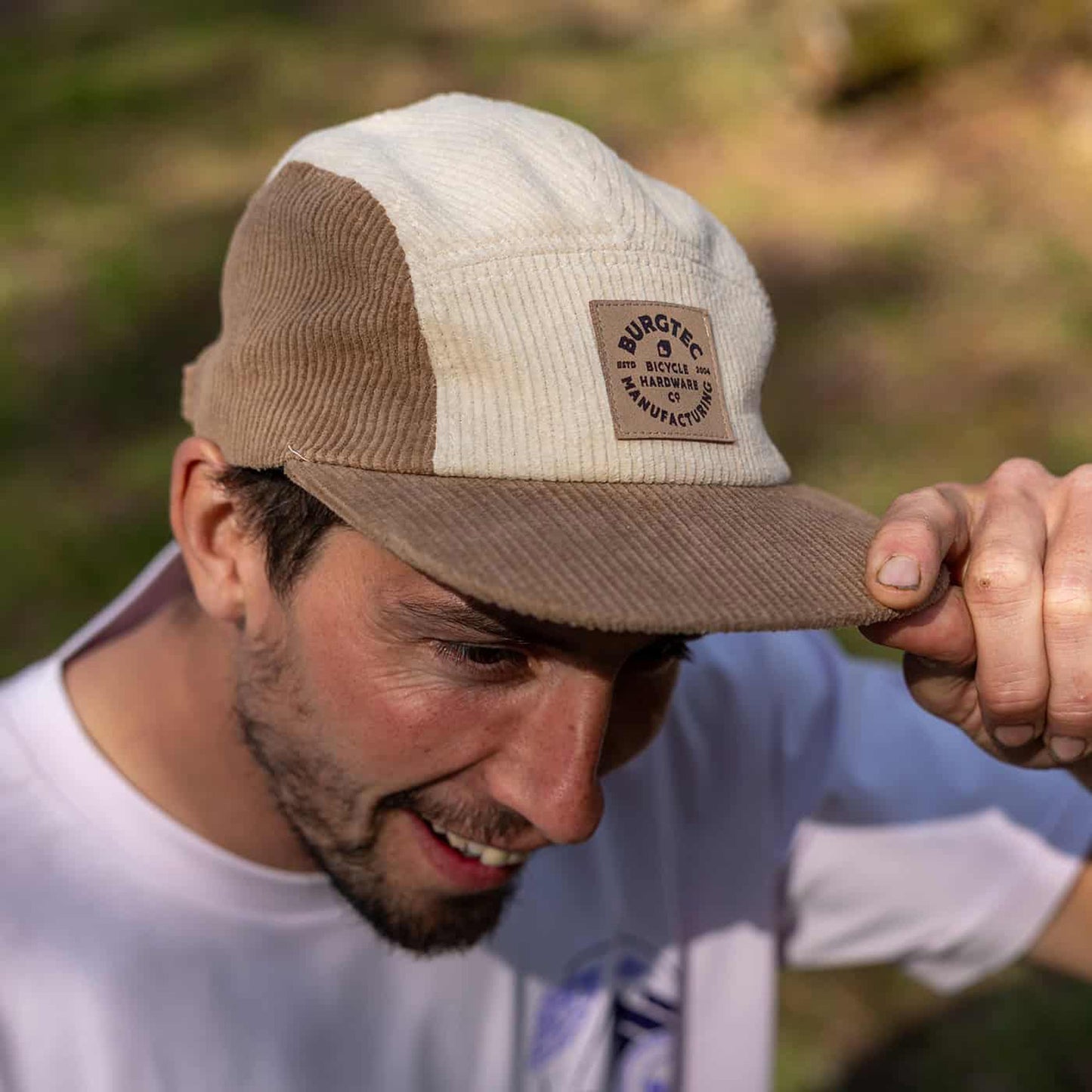 BURGTEC BANDIT CORDUROY FIVE PANEL Kšiltovka béžová/hnědá