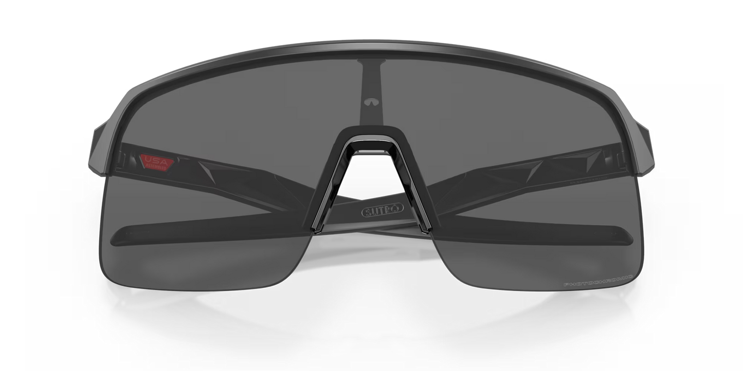 OAKLEY SUTRO LITE Matt Carbon Clear Photochromic Lens - O9463-4539