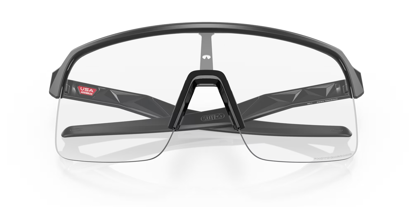OAKLEY SUTRO LITE Matt Carbon Clear Photochromic Lens - O9463-4539