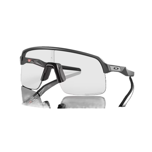 OAKLEY SUTRO LITE Matt Carbon Clear Photochromic lenses