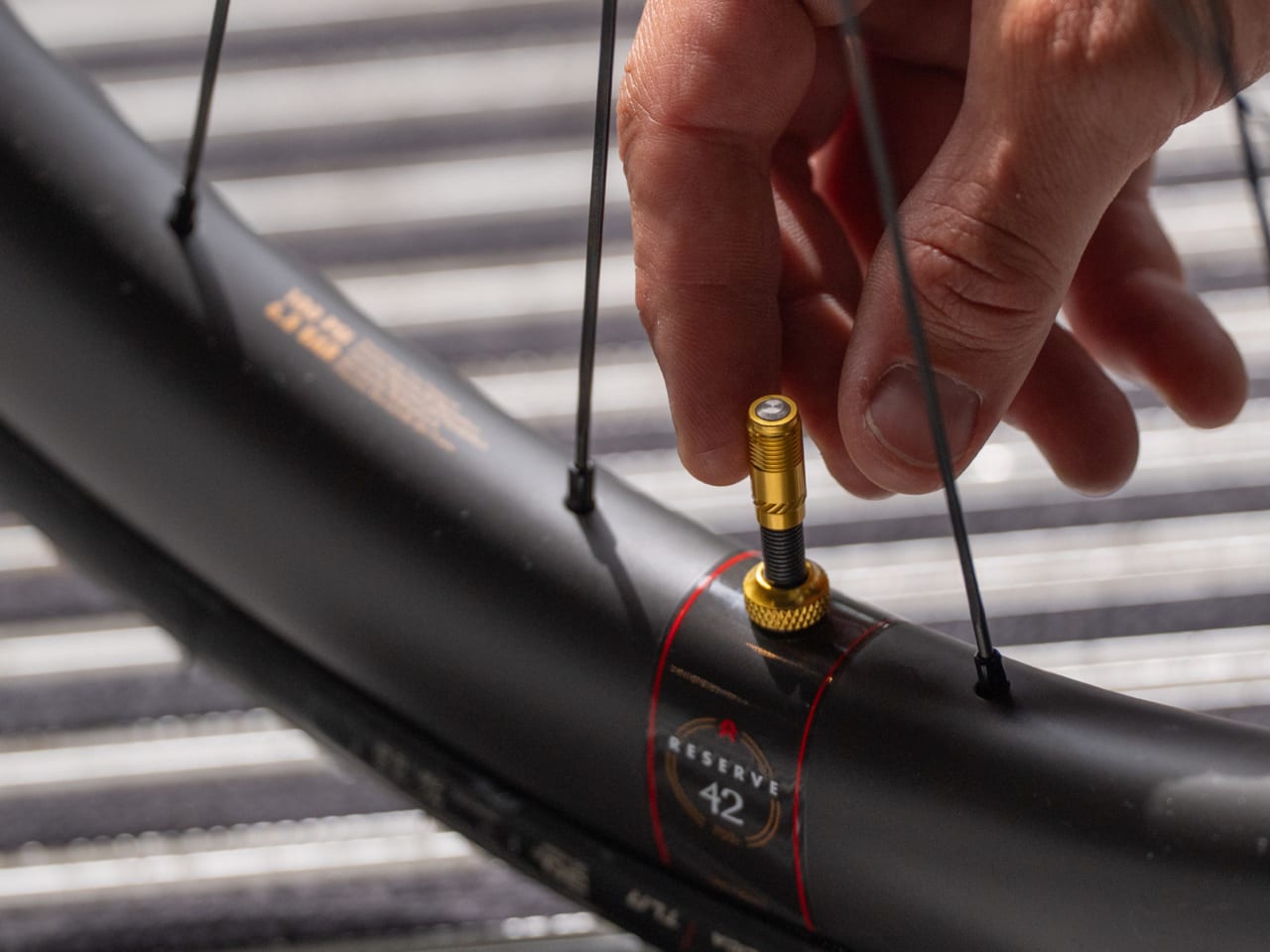 Koncovky ventilů BBB CORE CAP Gold (x2)