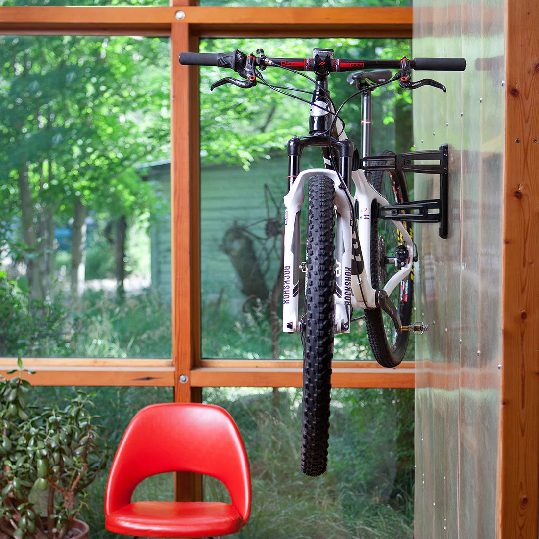 Nástěnný držák na kolo FEEDBACK SPORTS Velo Wall Rack 2D