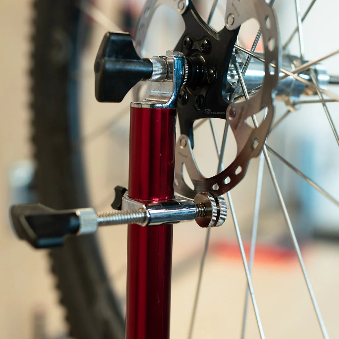 Trubovací stojan Pro FEEDBACK s adaptérem na hřídel