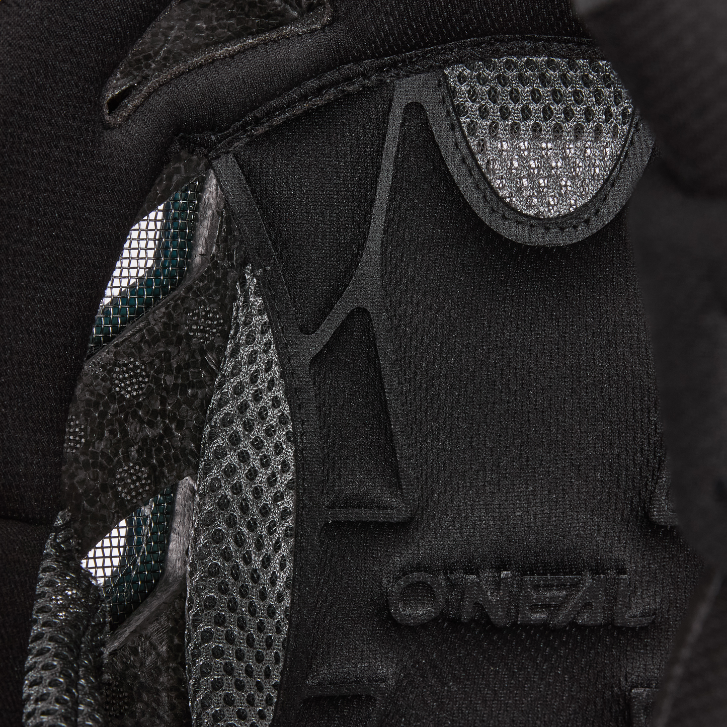 O'NEAL DHC KINI RED BULL 1.0 Přilba bílá/modrá