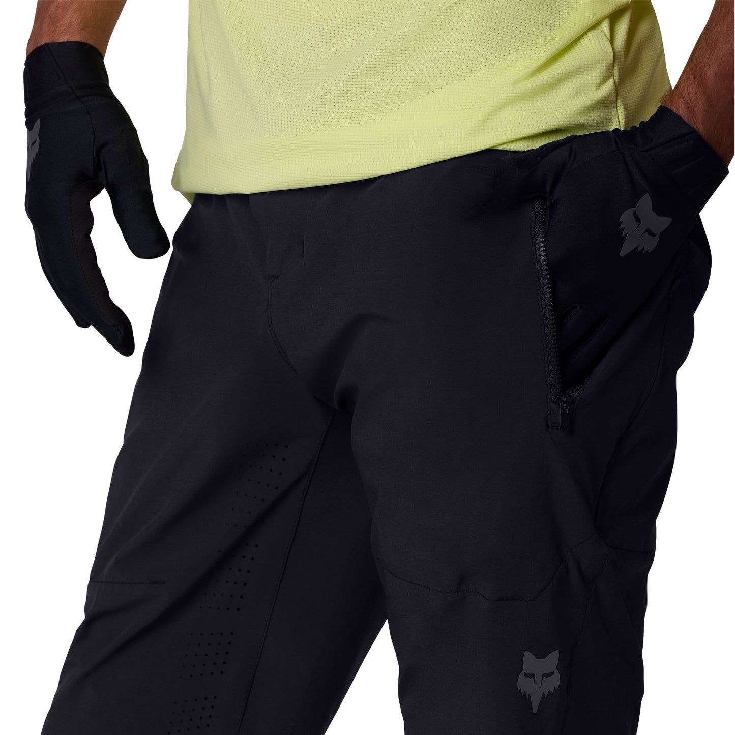 FOX FLEXAIR Šortky Black 2026
