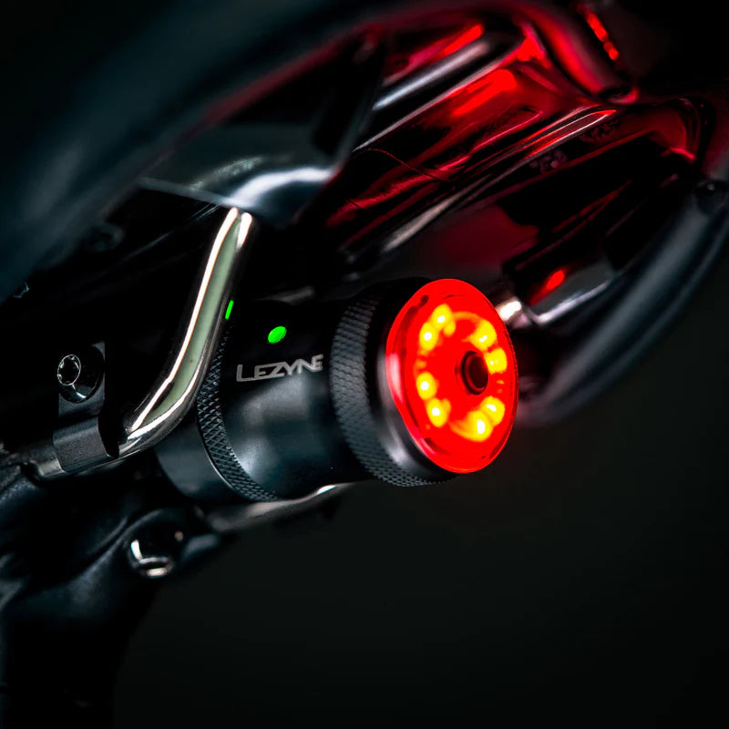 Zadní osvětlení LEZYNE SADDLE Ai ALERT 250