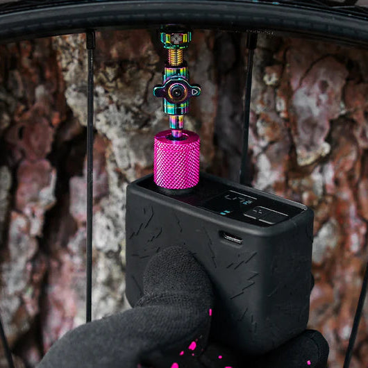 MUC-OFF AIRMACH Mini elektrická nafukovací pumpa