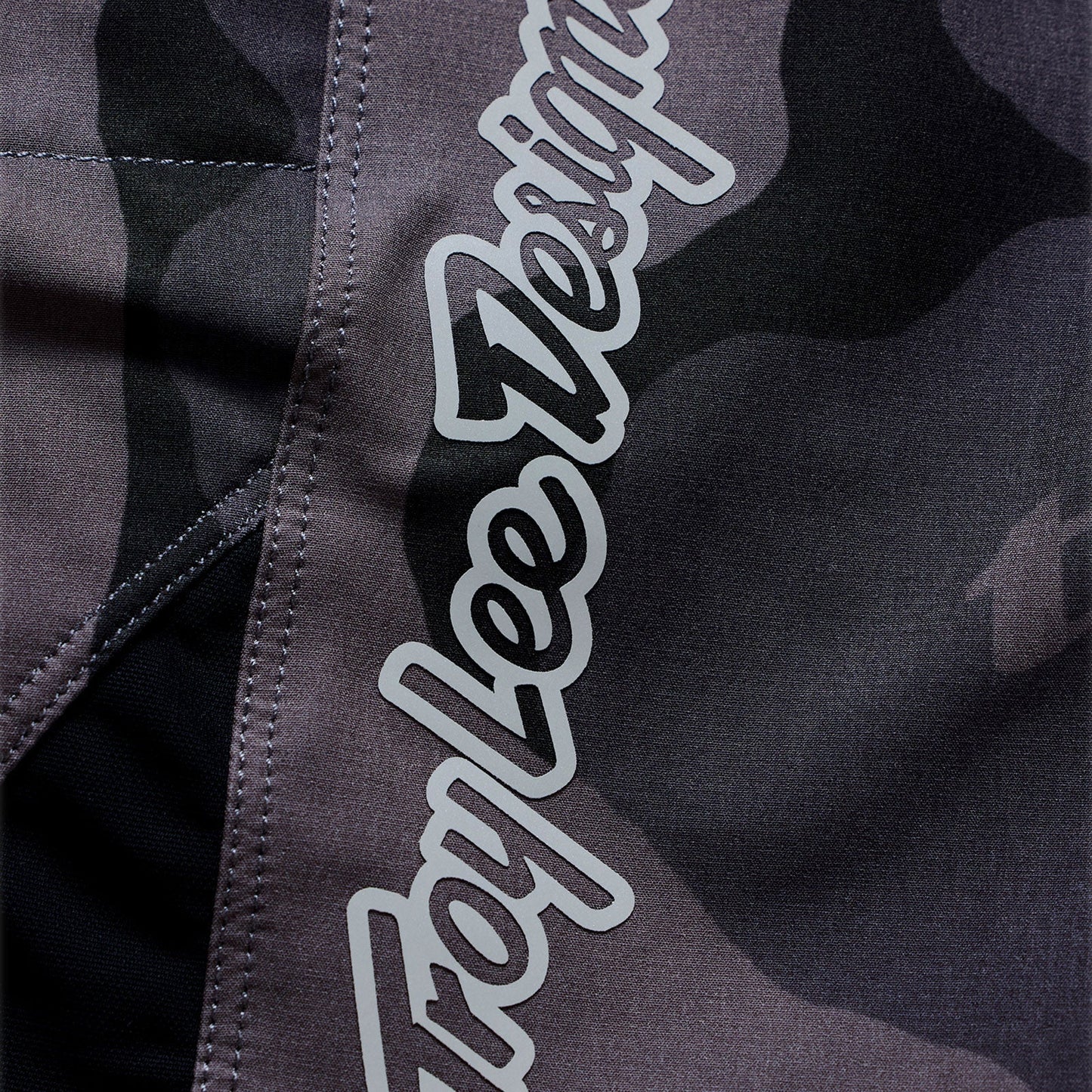 TROY LEE DESIGNS SKYLINE PRO FLOW CAMO Carbon Shorts with Liner BN3TH