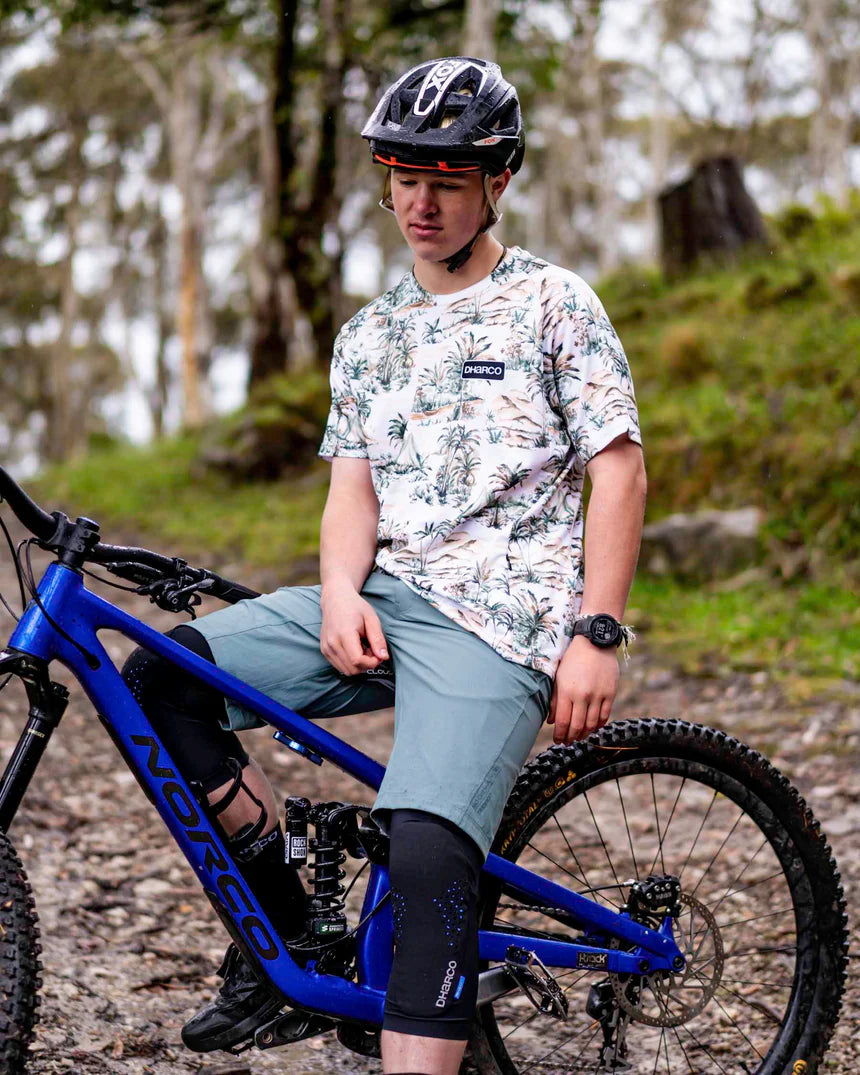 DHARCO LOST Dres s krátkým rukávem Beige/Green