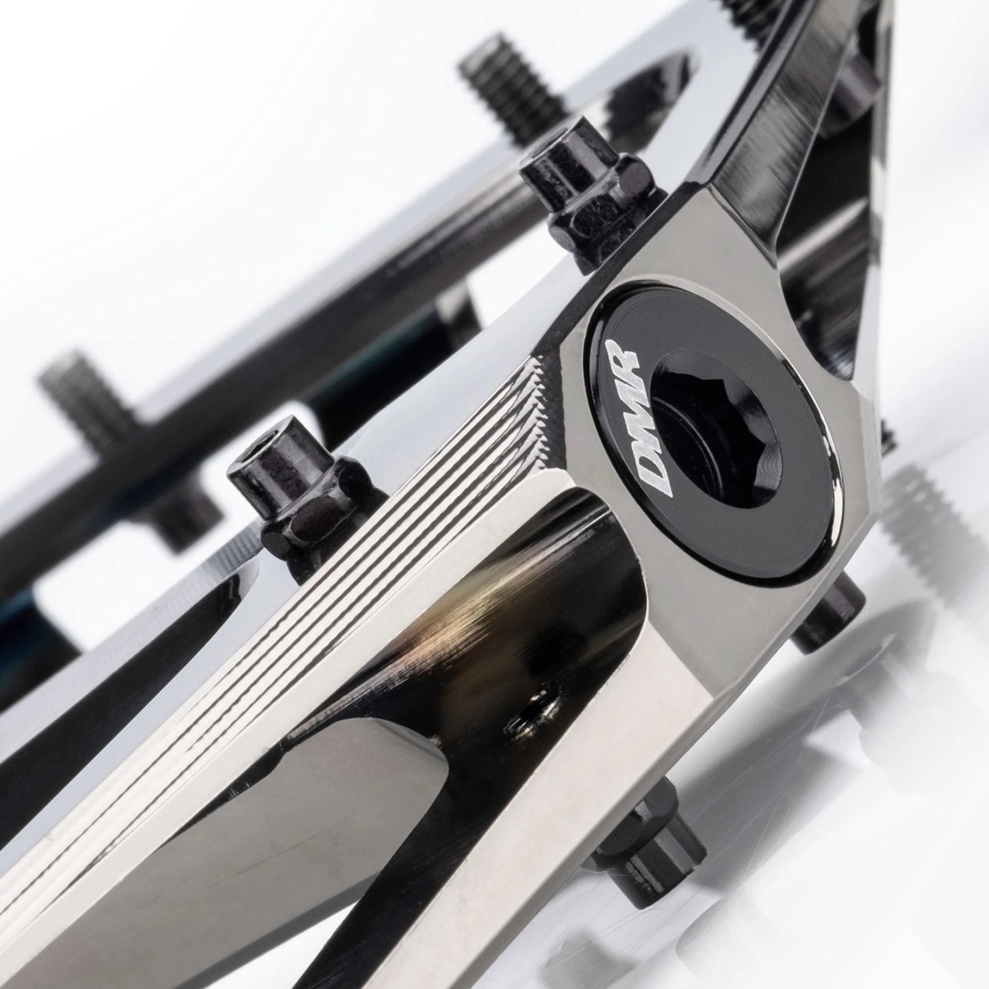 Ploché pedály DMR VAULT Chrome Black