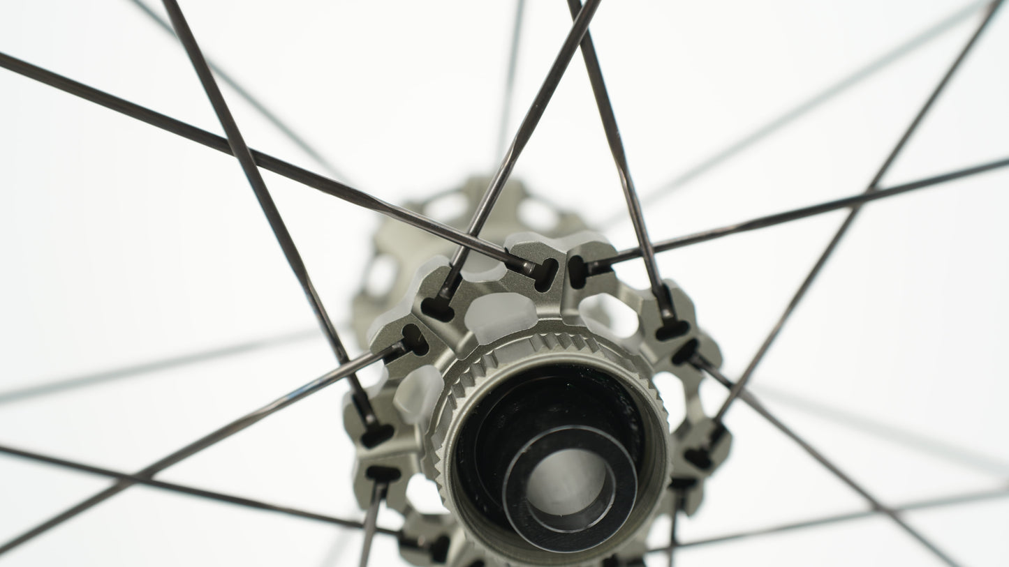 Pár kol SCOM AERO 50 Tubeless Ready (Center Lock)