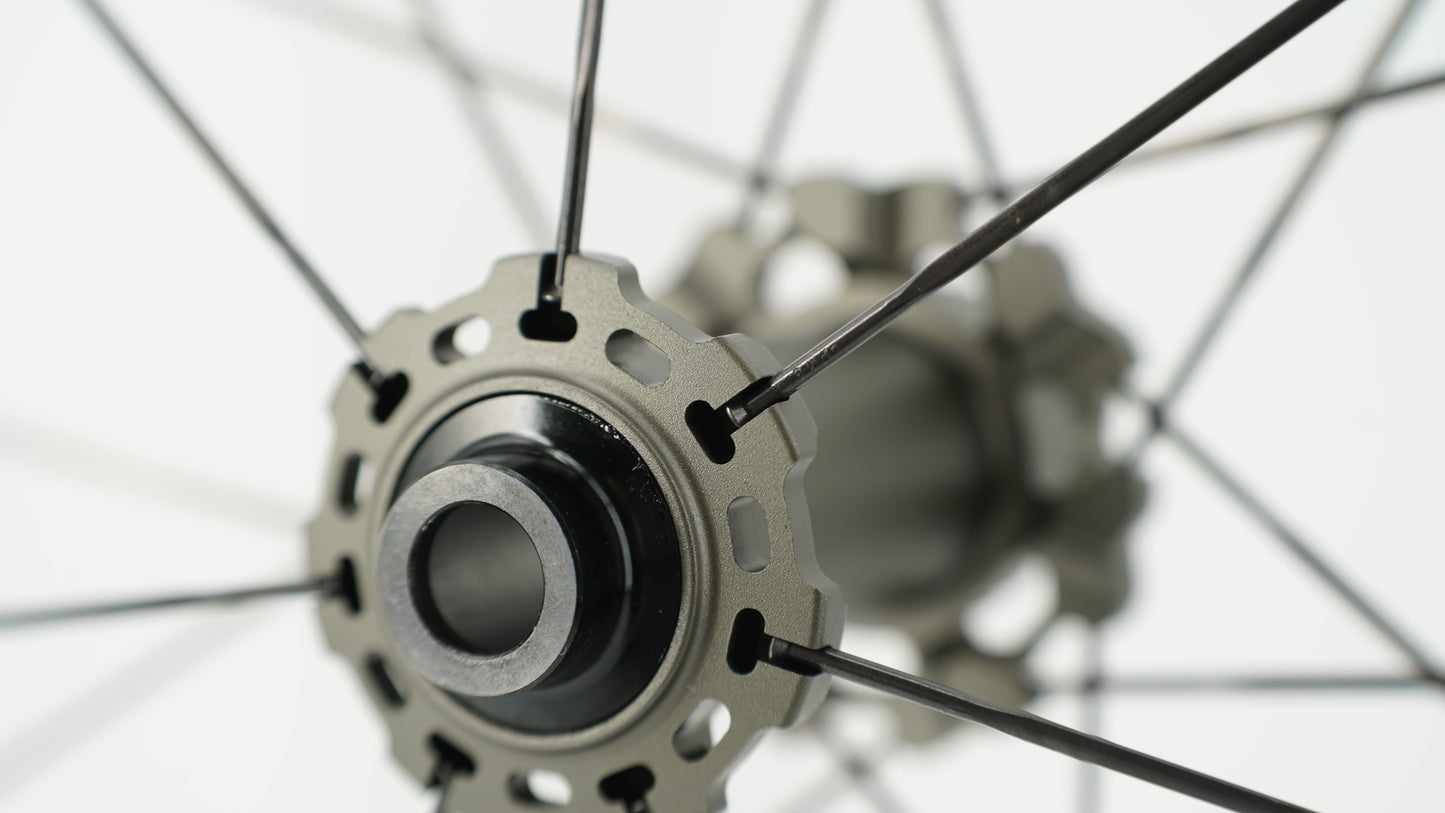 Pár kol SCOM AERO Tubeless Ready (Center Lock)
