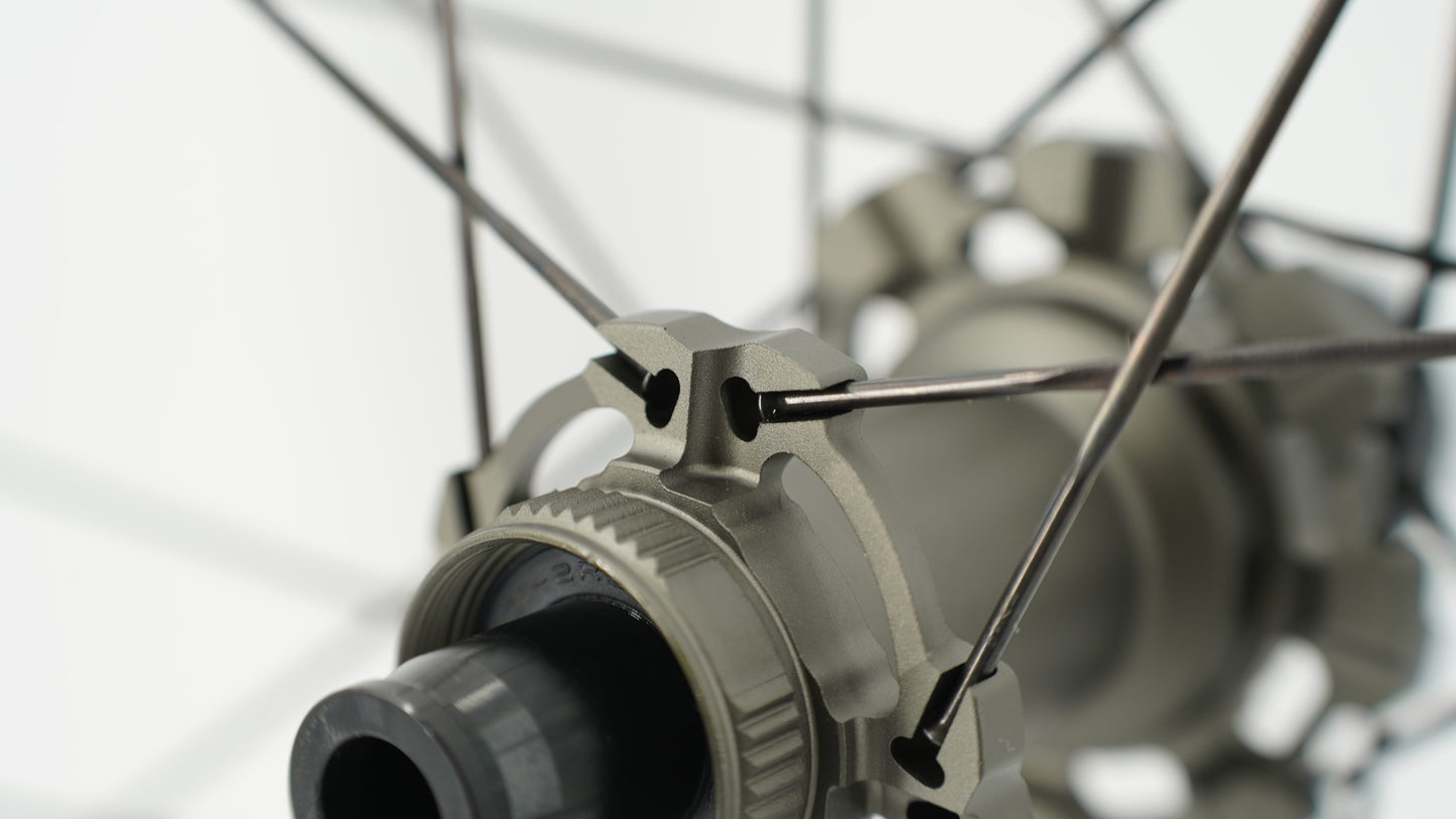 Pár kol SCOM AERO Tubeless Ready (Center Lock)