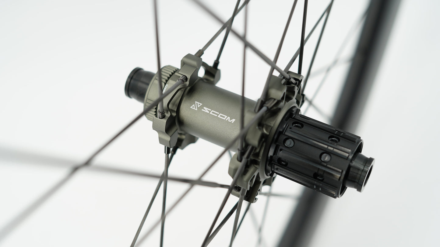Pár kol SCOM ULTRA 50 Tubeless Ready (Center Lock)